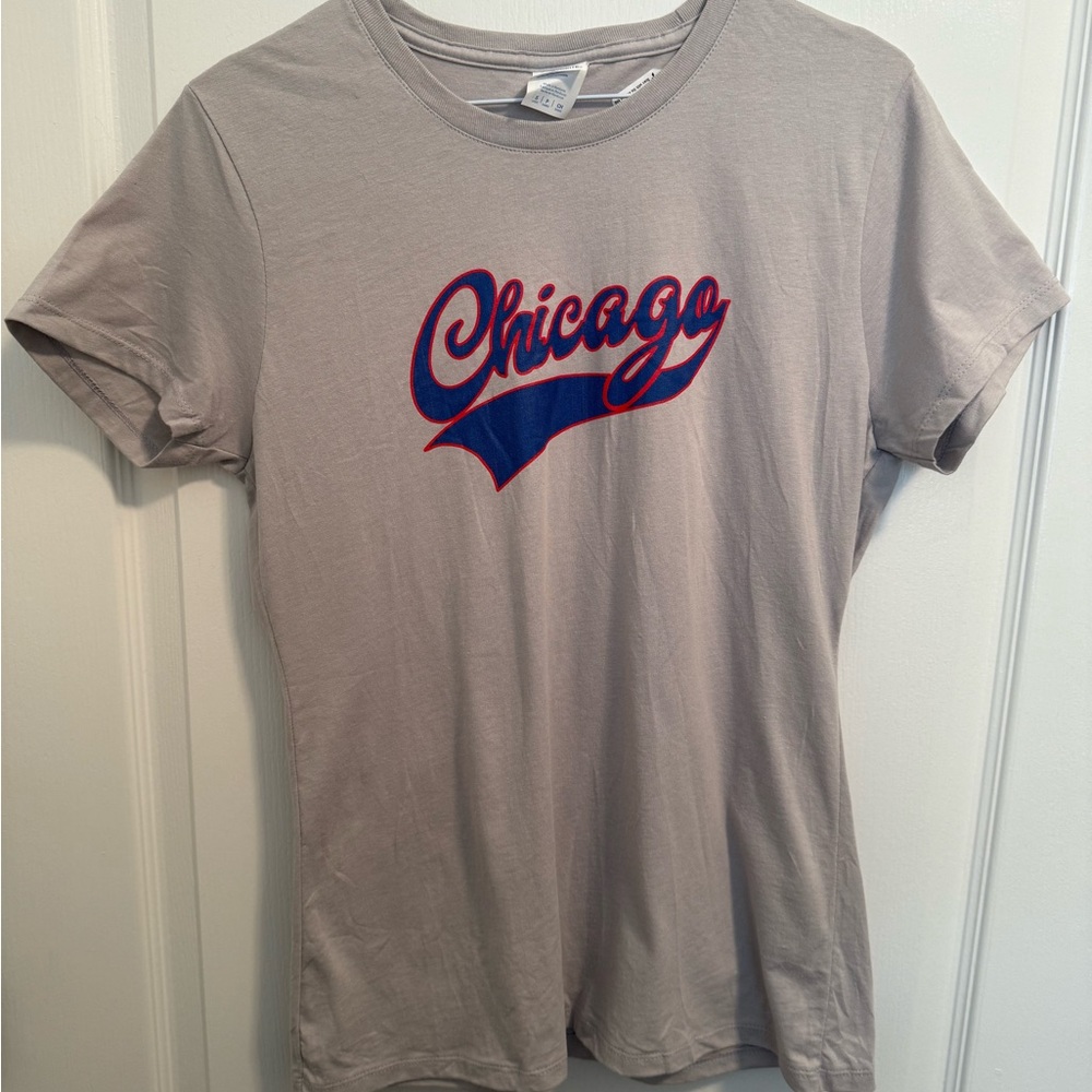 Gray Chicago Graphic Women's T-Shirt - Women’s Size Small